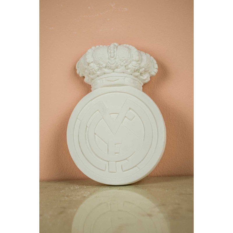 Escudo del Real Madrid, figura de escayola | L'aura Bella