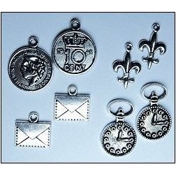 Charms vintage man. Embellecedores. Marianne Design. Decoraciones, Cajón de sastre