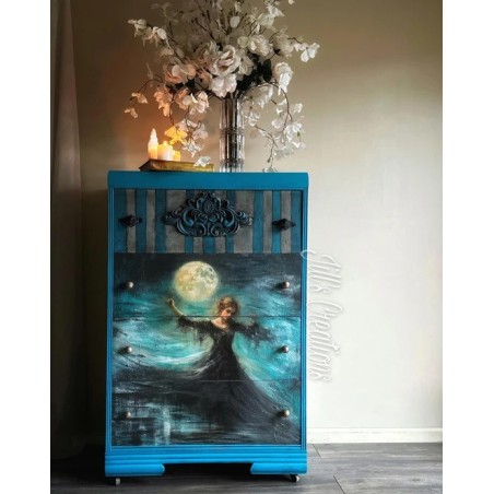 Moonbeam Rhapsody, mujer bailando a la luz de la luna. Papel Tissue para Decoupage. Whimsykel Designs