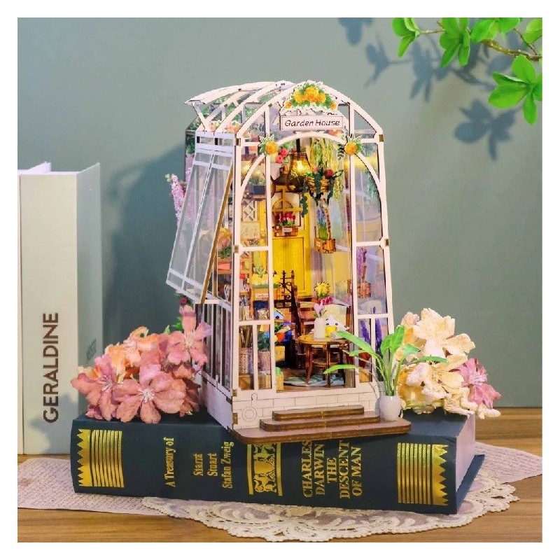 Book Nook: Invernadero y Flores. Figured'Art. Book Nook: Invernadero y Flores. Figured'Art.