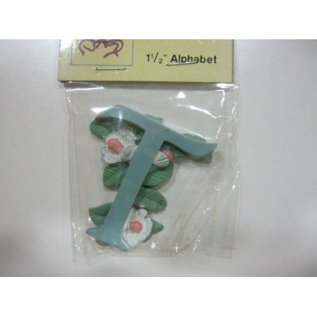 "T". Letra de resina