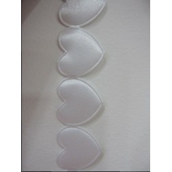 Cinta blanca forma de corazones. 1 metro