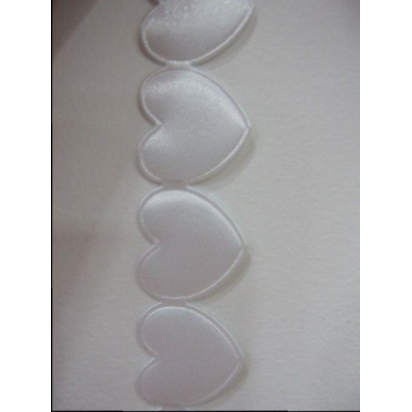 Cinta blanca forma de corazones. 1 metro