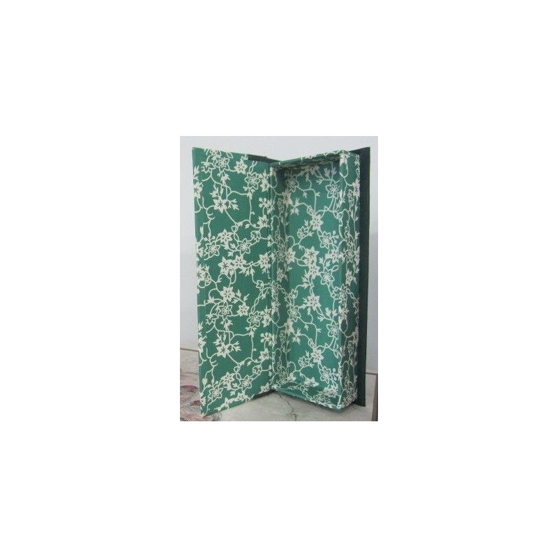 Caja pequeña verde. 24x9 cm. Artpapel. Hecho a Mano