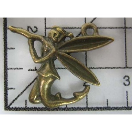 Decoración de metal plateada. Colgante Hada. 2 x 2 cm. Fabscraps