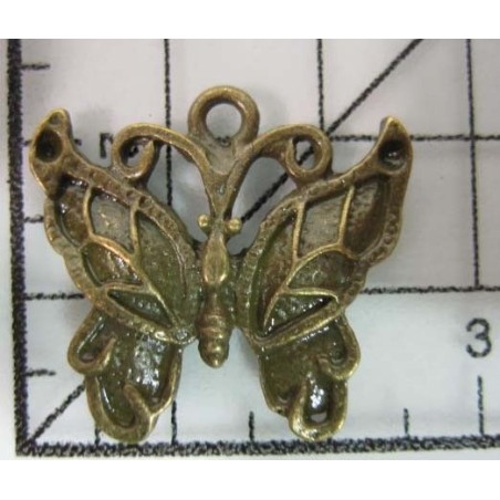 Decoración de metal dorada. Colgante mariposa con filigranas. 2 x 2 cm. Fabscraps
