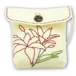 Fieltro.Manualidades. Kleiber. Bolso marfil con flor