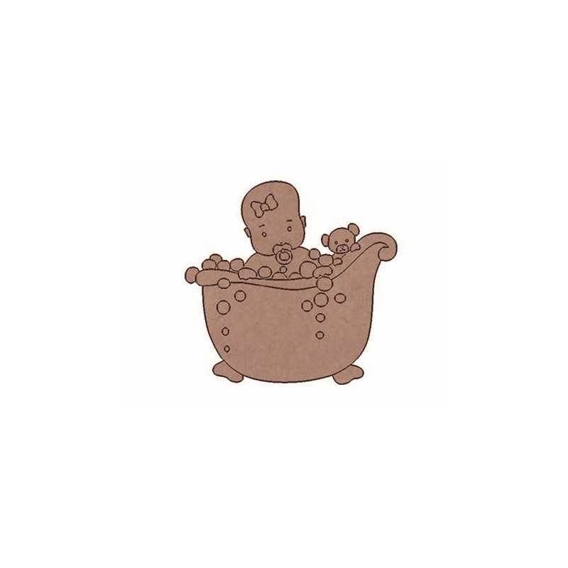 Bebé niña en bañera